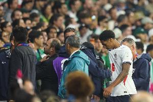 记者:宽萨直红停赛两场正确 问题在于FIFA对巴洛贡和C罗区别对待